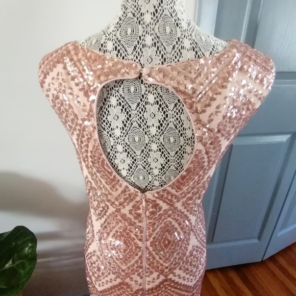 Party dress with sequence - Picture 2 of 2